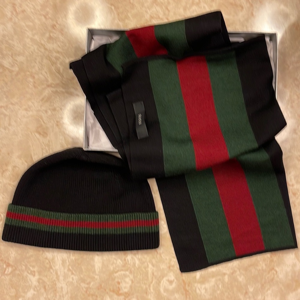 Gucci Knit Hat and Scarf Set